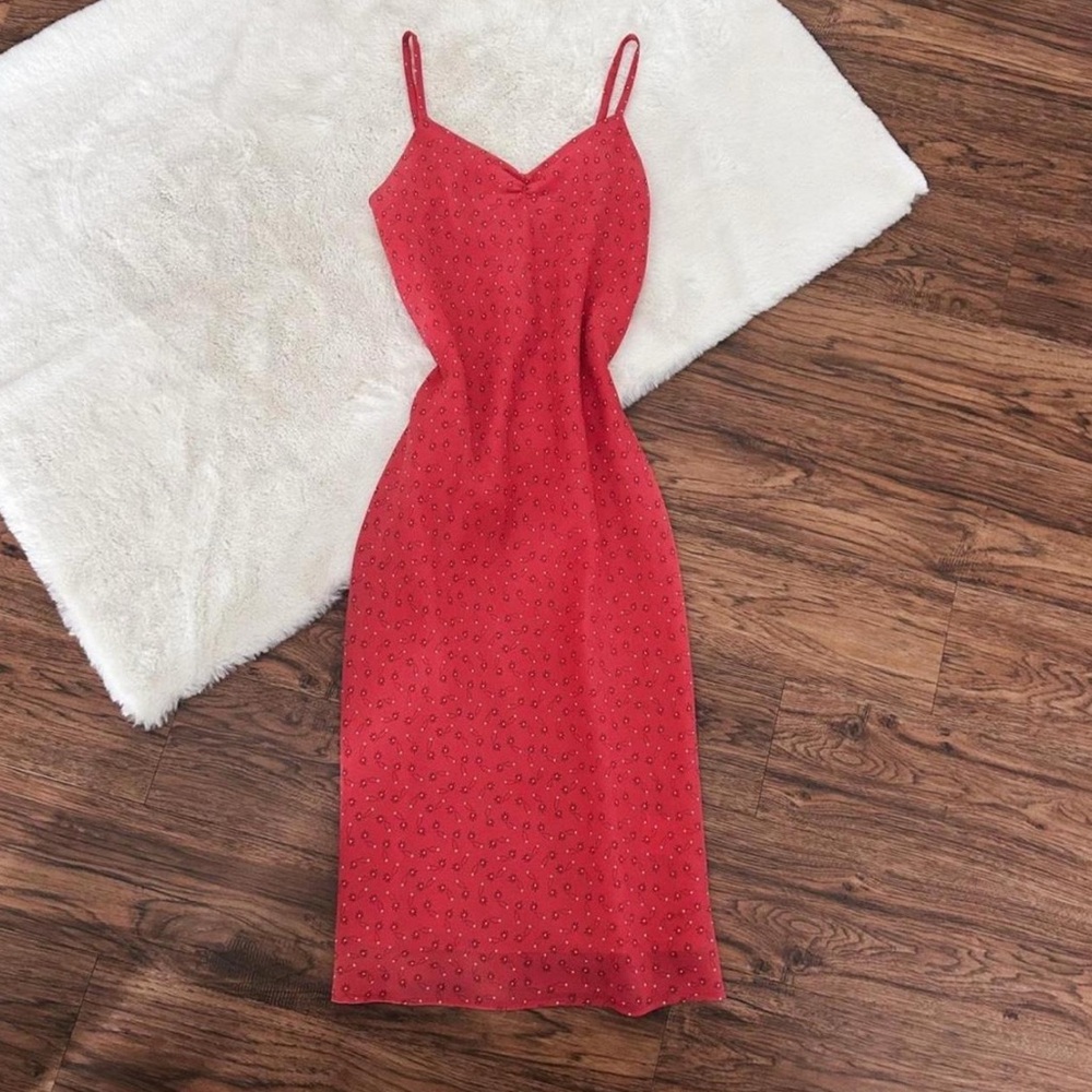 Elegant Red Sleeveless Dress